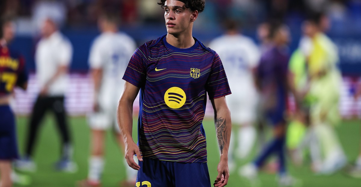 Barcelona in talks with Aston Villa over Hector Fort transfer