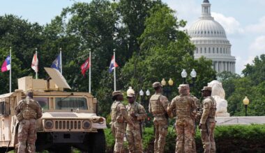 Chicago residents split on National Guard presence as officials resist Trump's plan