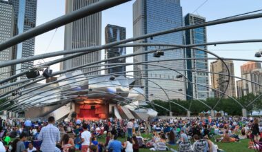 Broadway in Chicago hosting free concert at Millennium Park on Monday