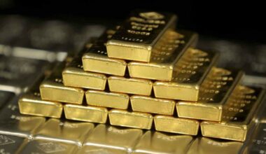 Gold rate today is on an uptrend as Trump's tariffs boost safe-haven demand. Opportunity to buy?