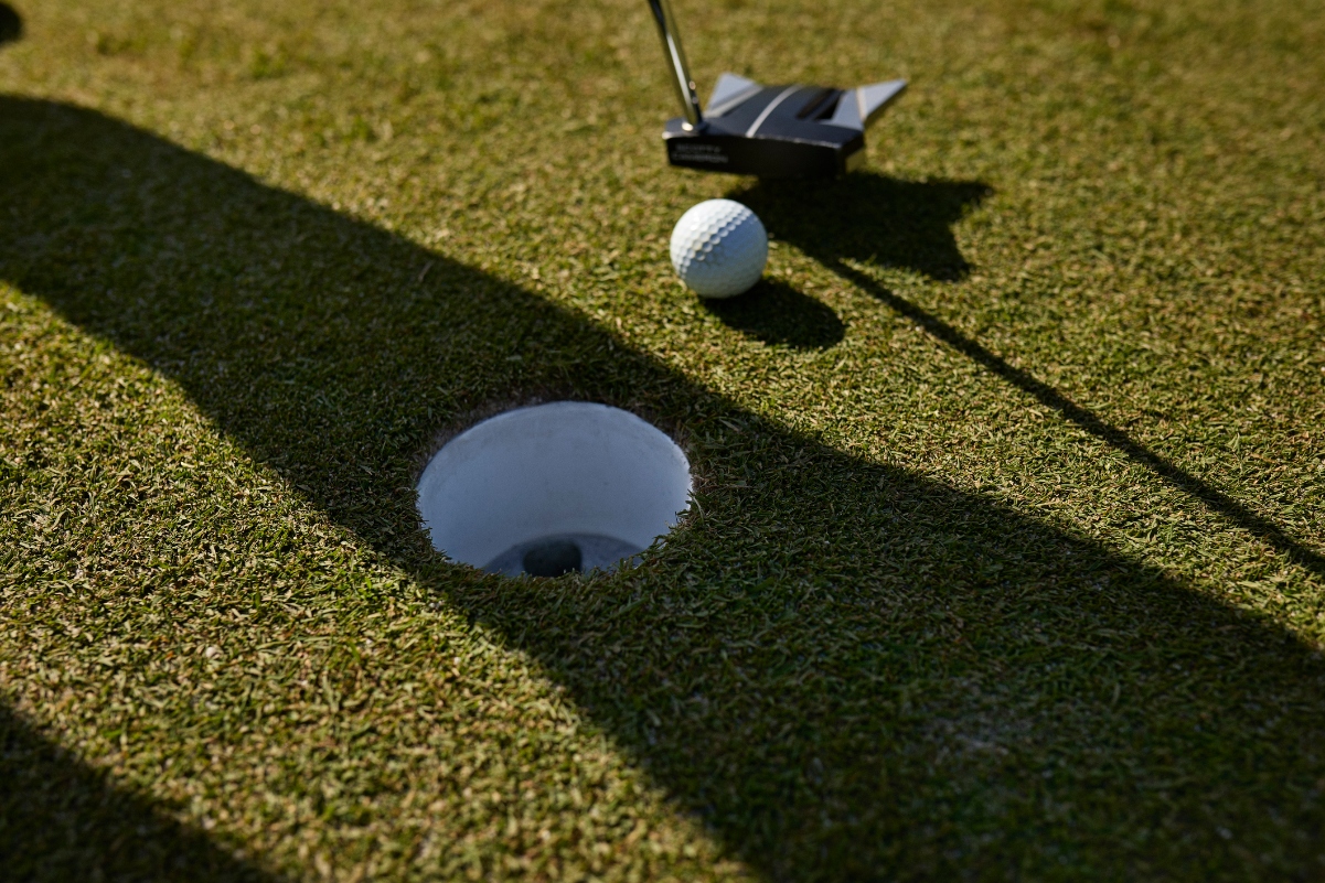 Golfer Misses Tap-In Putt For First Ever Eagle In Excruciating Video