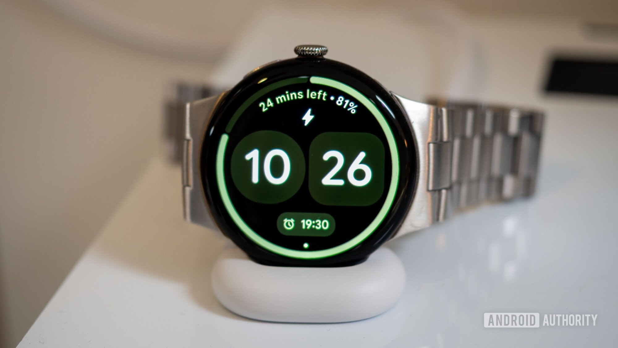 google pixel watch 4 charging screen time remaining