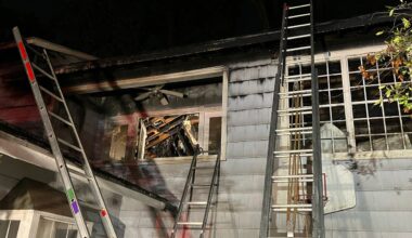 Houston Wedgewood Lane fire: Firefighter injured