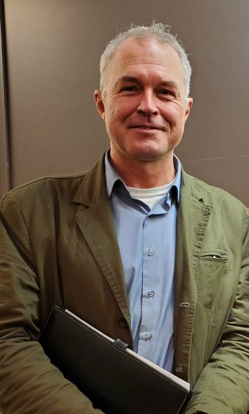 Bird Rock resident Harry Bubbins, a board member of the La Jolla Community Planning Association, has been advocating a speed limit reduction on La Jolla Boulevard since 2022. (Ashley Mackin-Solomon)