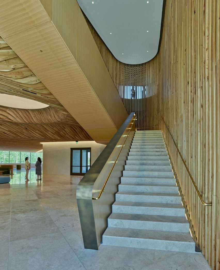 Curved staircase