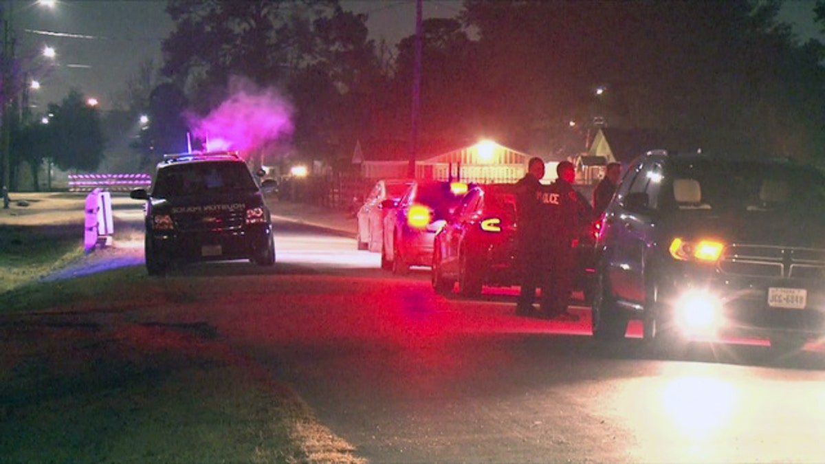 Houston police responding to scene with cars