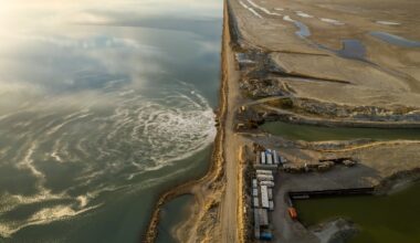 New plan further reigns in 'wild west' of Great Salt Lake mineral extraction