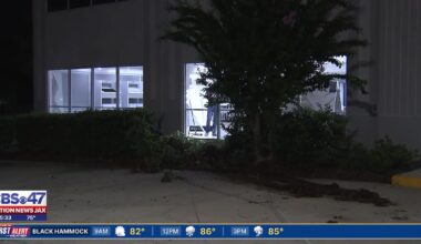 Jacksonville man dies after crashing SUV into building on Beach Boulevard – Action News Jax