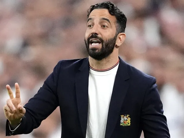 Manchester United transfer news: 'Savvy cost-cutting' means Ruben Amorim can still sign two more players this summer