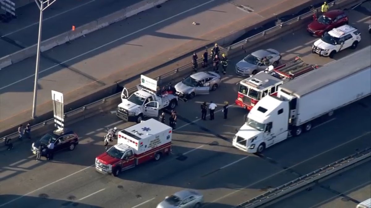 Crash investigation slows I-95 traffic – NBC10 Philadelphia