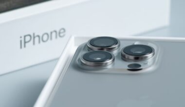 Apple Plans 3-Year iPhone Revamp