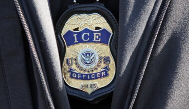 Judge blocks expedited deportations of those who entered the U.S. legally, possibly curtailing ICE courthouse arrests