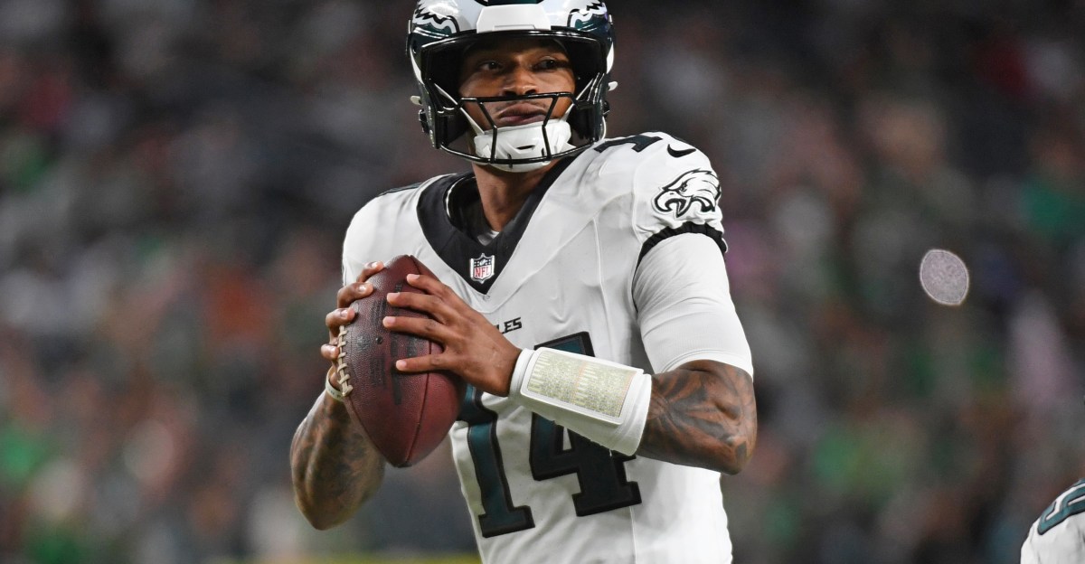 Eagles waive Dorian Thompson-Robinson | Bleeding Green Nation