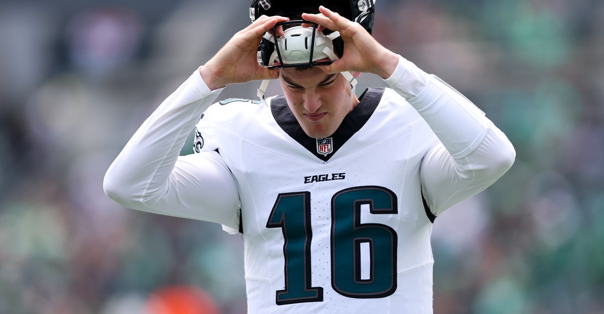 Tanner McKee injury update: Eagles quarterback suffered fractured thumb