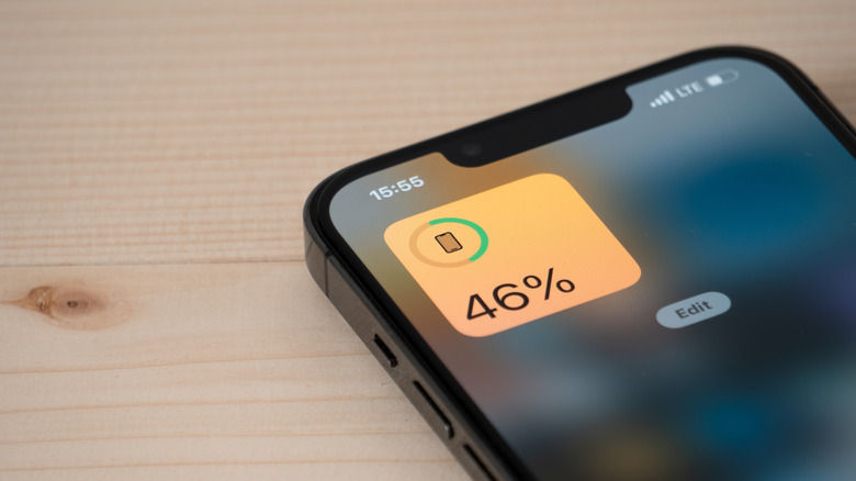 An older iPhone showing the battery charge level.