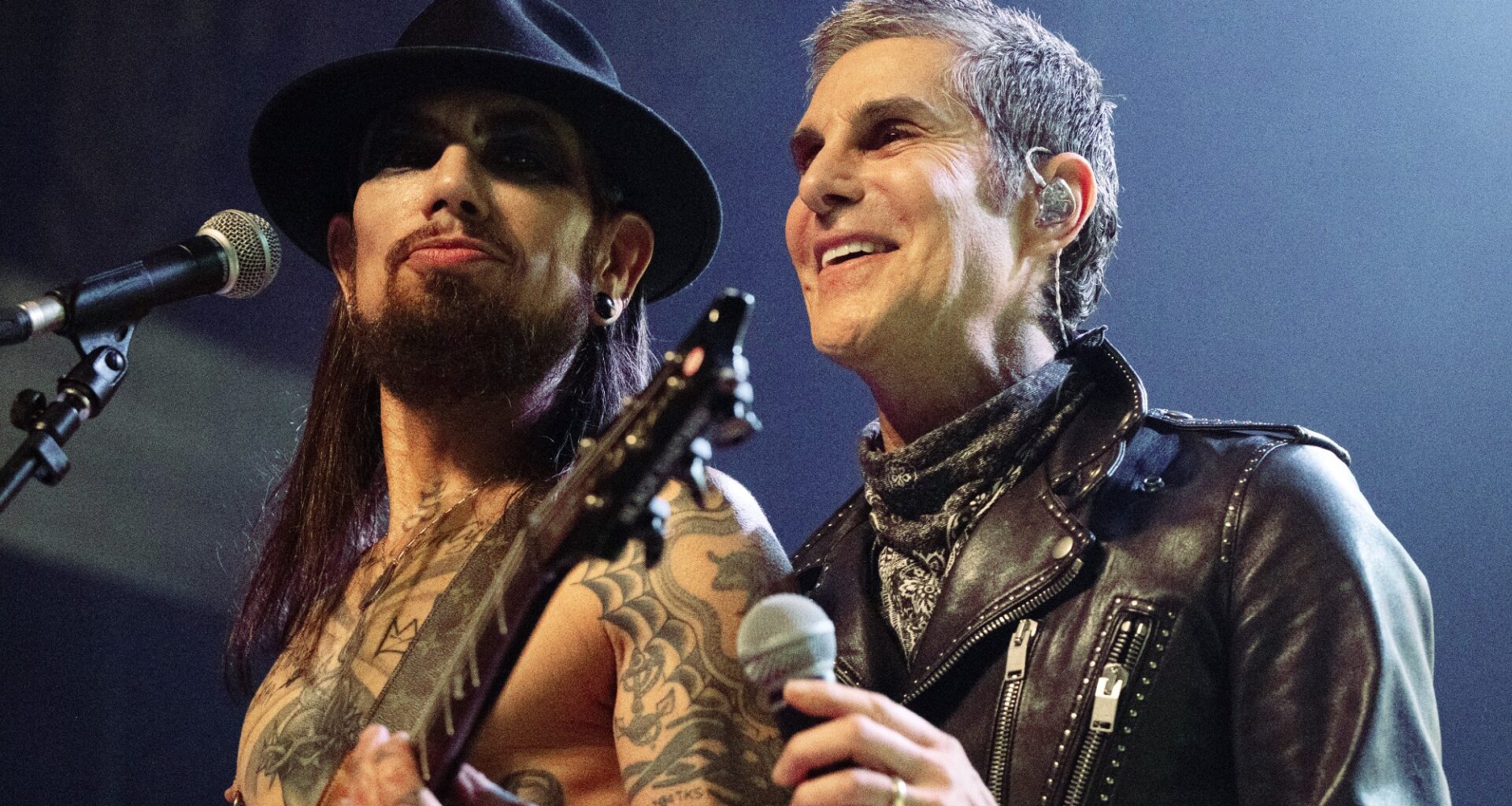 It looks like Jane's Addiction continuing as band without Perry Farrell after on-stage fight