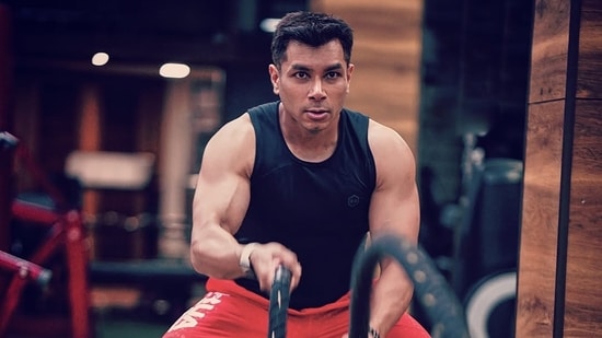 Yogesh Bhateja's fitness tips: He conditionally recommends intermittent fasting, but emphasises the importance of monitoring your body's response and adjusting your approach as needed. (Instagram/ yogeshfitness)