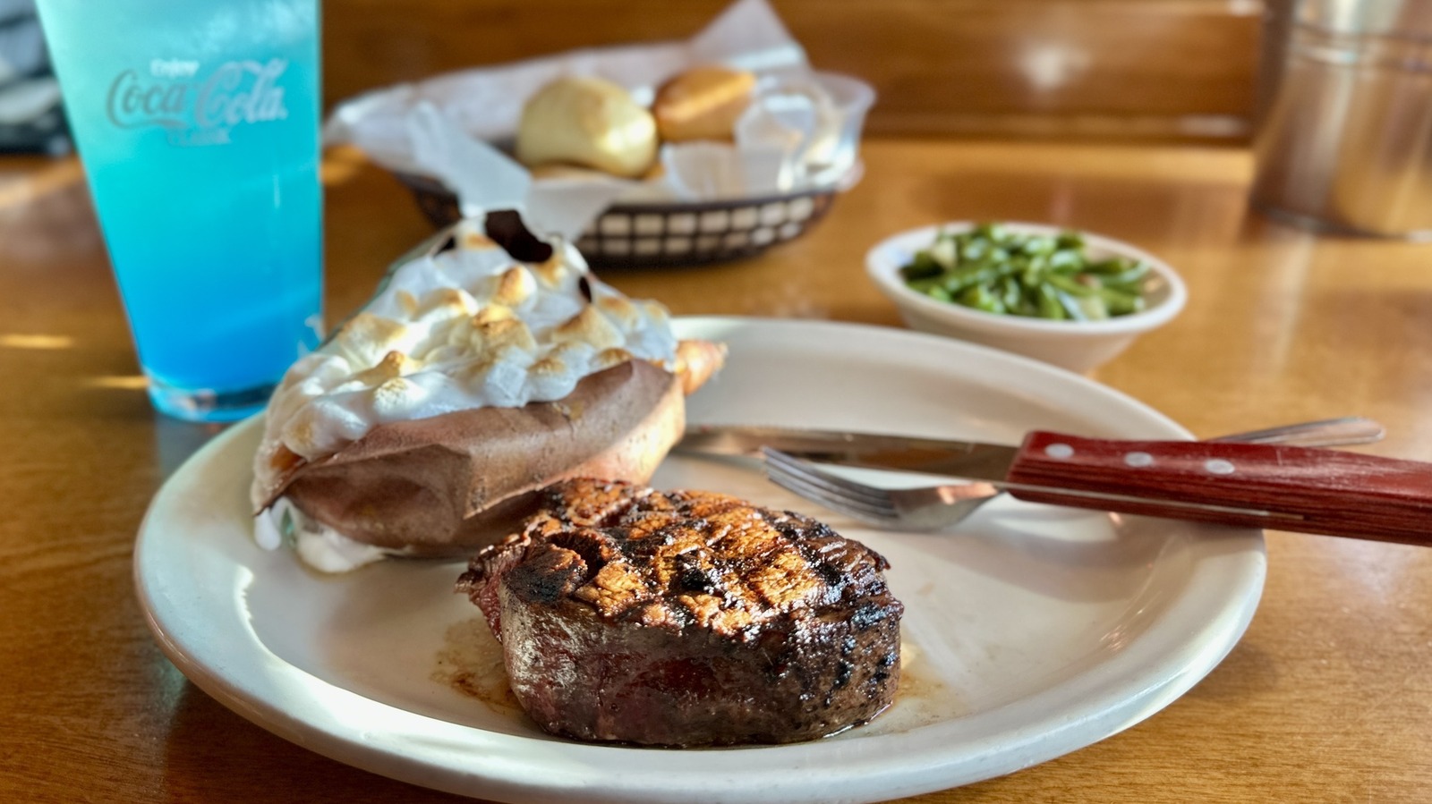 7 Healthiest And 7 Unhealthiest Items On The Texas Roadhouse Menu
