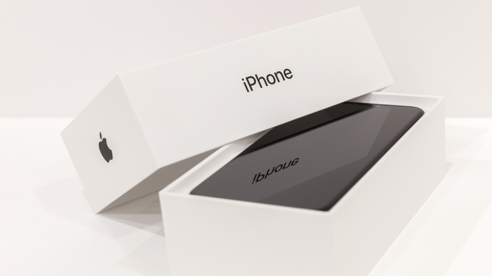 iPhone 17 Pro Metal Chassis Leaked