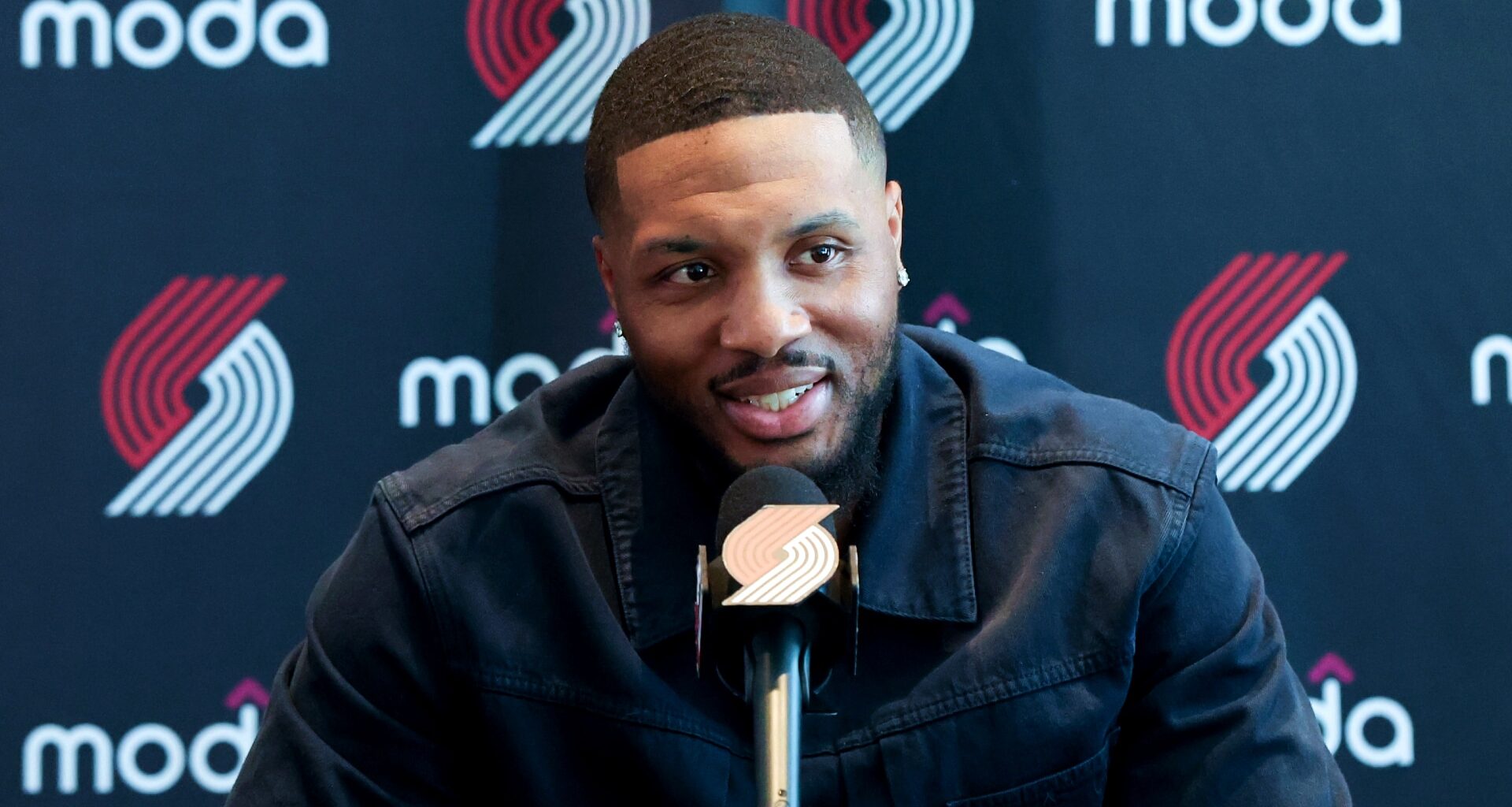 Damian Lillard returns to Portland on 3-year deal