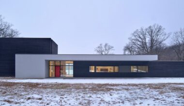 This Modern Lake House Is Inspired By Frank Lloyd Wright’s Usonian Vision