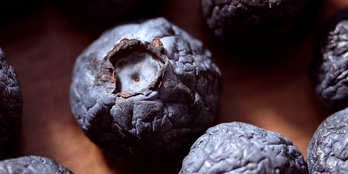 Are Wrinkly Blueberries Safe To Eat? Experts Weigh In