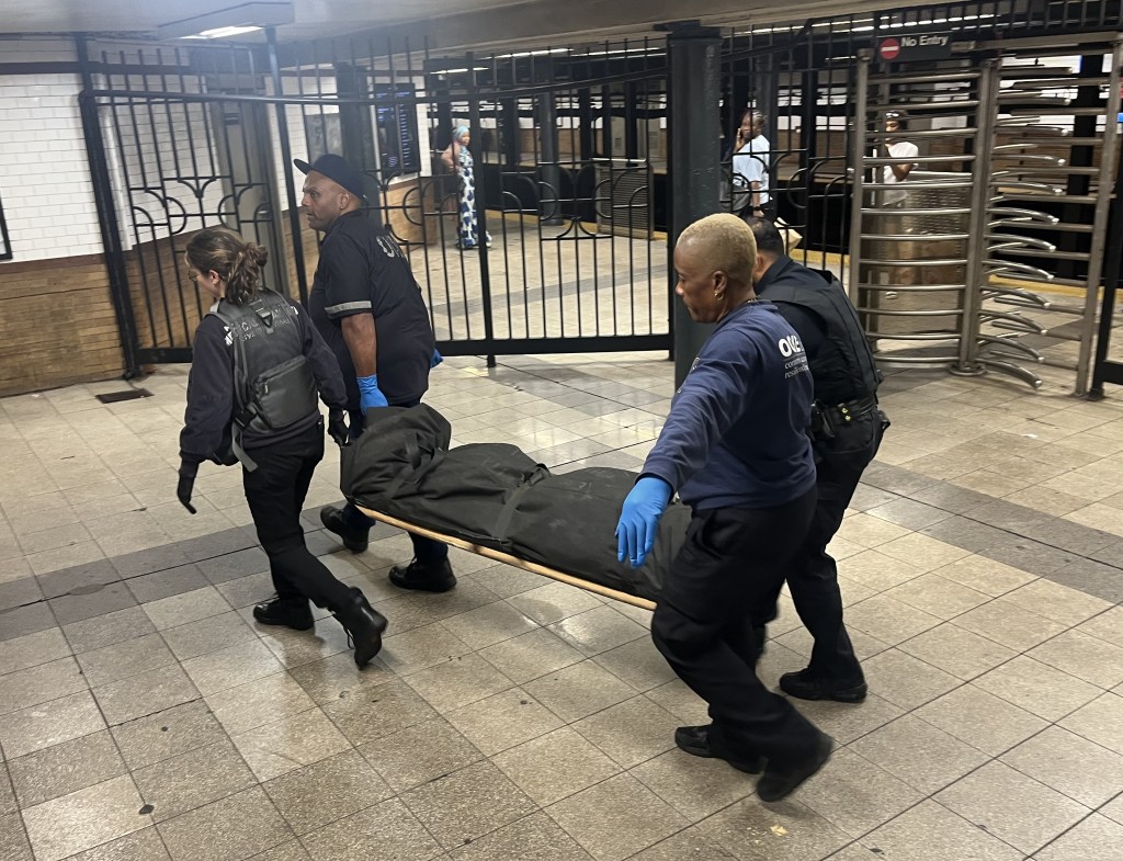 Man struck and killed by train at Harlem subway station