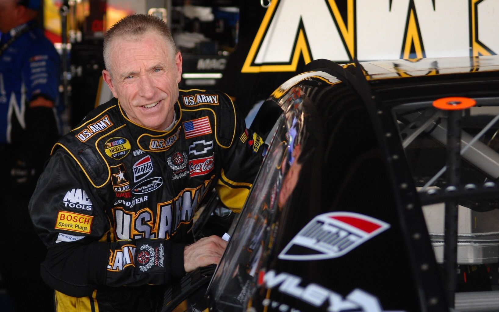 Mark Martin Reveals How Bobby Allison’s Surprise Endorsement Changed His NASCAR Career