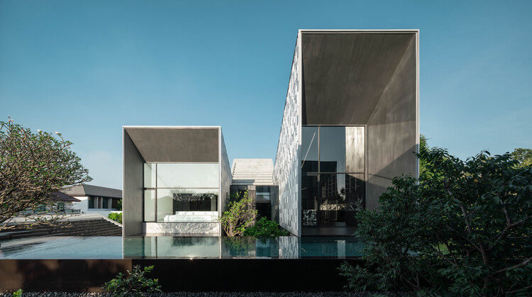 MIRIN House / Ayutt and Associates design - Image 1 of 47