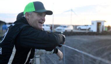 NASCAR Fans Get Rare Chance at Kenny Wallace’s Racing Gear in Exclusive Garage Sale