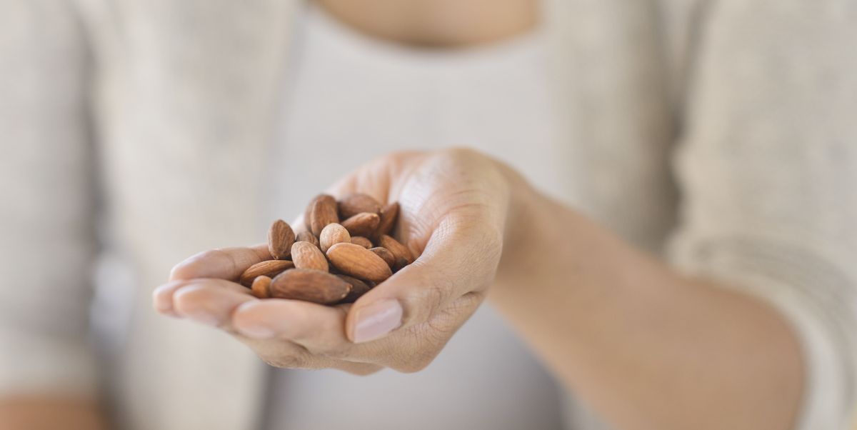 What Happens to Your Body When You Eat Almonds Every Day