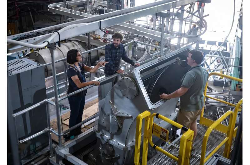 New measurement of free neutron lifetime achieves world-record precision
