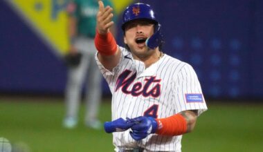 Francisco Alvarez exits Mets game early with hand injury
