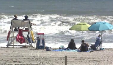 Dangerous rip currents around NYC area keep beachgoers from water for 3rd day