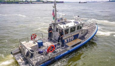 After another boat sinks in Brooklyn, experts remind New Yorkers about safety when boating in local waters