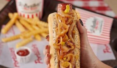 Chicago hot-dog chain Portillo's to open location in Dallas