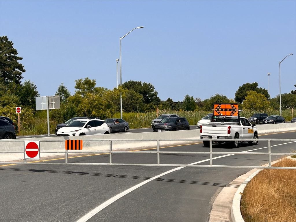 Pedestrian, 77, struck and killed while attempting to cross Hwy. 404