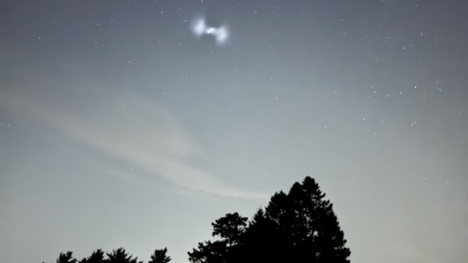 Ghostly 'spiral' photobombs Perseid meteors over several US states — and experts are unsure what caused it