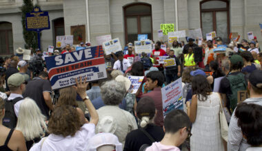 SEPTA riders, lawmakers rally in Philly for transit funding