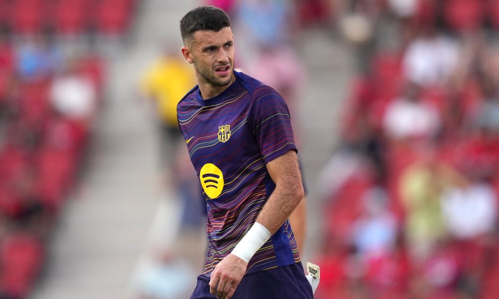 MALLORCA, SPAIN - AUGUST 16: Joan Garcia of FC Barcelona looks on after injuring his finger during the warm up prior to the LaLiga EA Sports match between RCD Mallorca and FC Barcelona at Estadio de Son Moix on August 16, 2025 in Mallorca, Spain. (Photo by Alex Caparros/Getty Images)