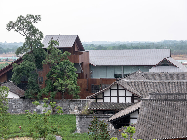 Renovation of Anren Liaowei Mansion Anren Tourist Center / Atelier Li Xinggang - Image 11 of 37