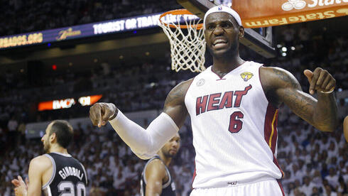 Miami Heat guard charged in massive memorabilia theft