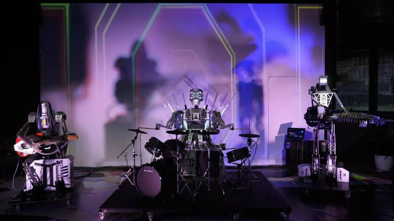 Robots as both products and staff in world’s first ‘Robot Mall’ in China