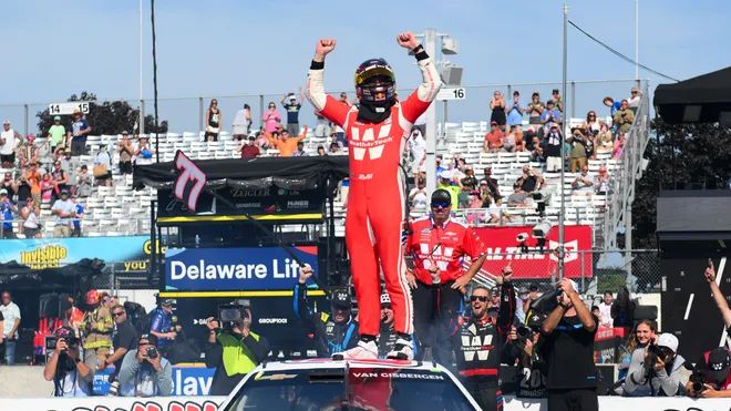 Shane van Gisbergen Becomes First Foreign-Born NASCAR Rookie of the Year Since Juan Pablo Montoya