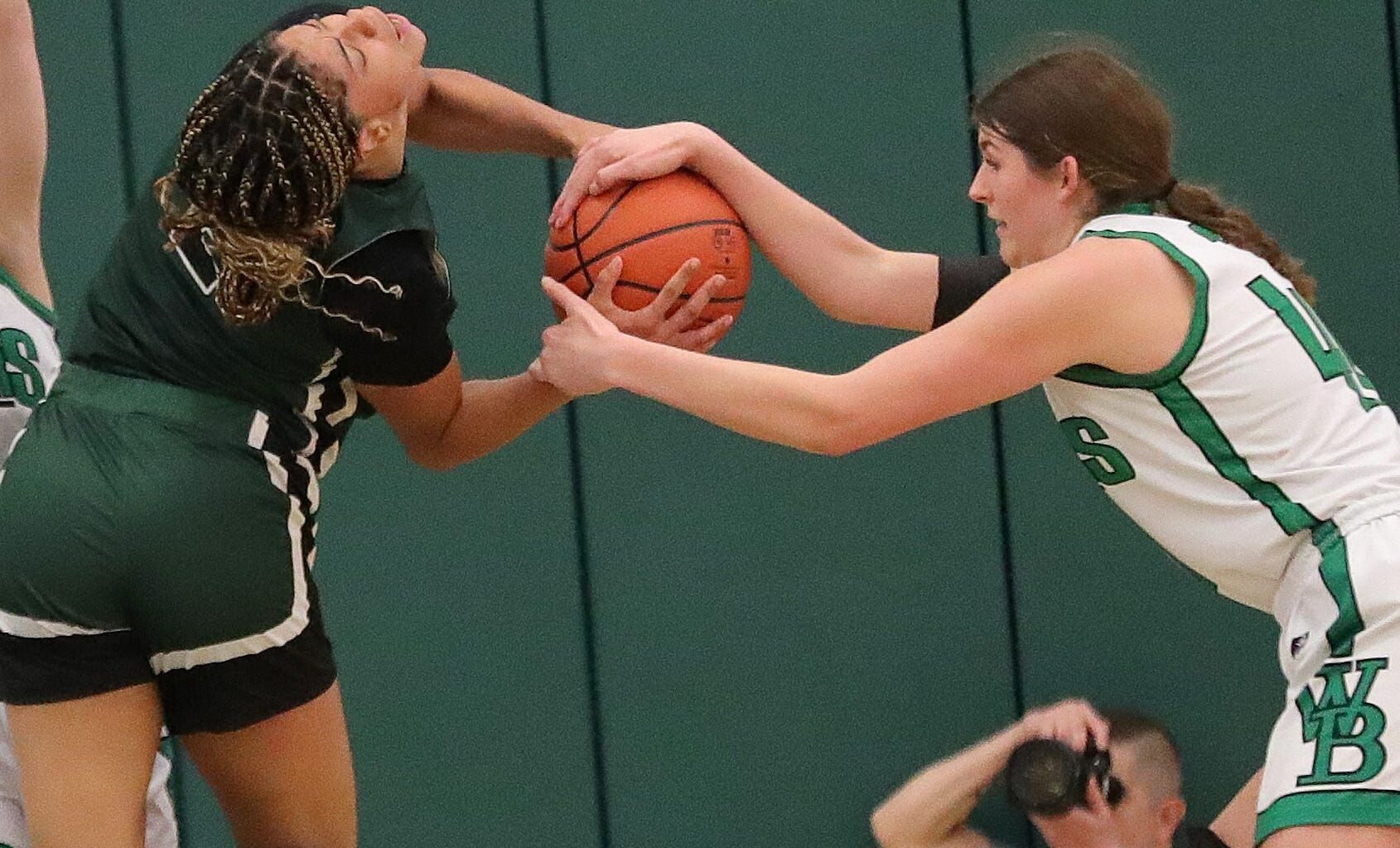 Soon After USC Commitment, Saniyah Hall Cheers Sister’s Recent Move to Rivals South Carolina