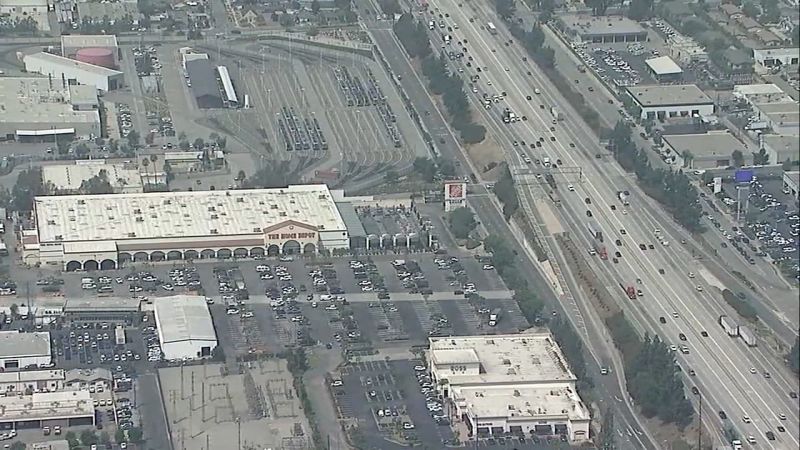 Man running from ICE raid in Los Angeles dies after entering freeway