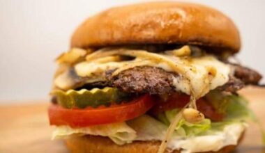 Find trendy smash burgers at these 5 Fort Worth restaurants
