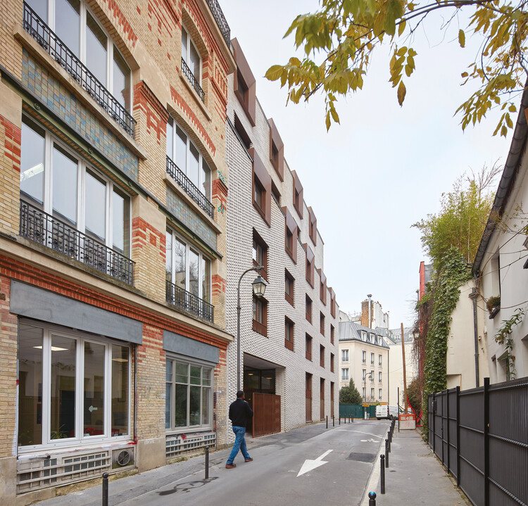 Un Toit - Parisian Residence / Atelier du Pont - Exterior Photography, Windows, Facade, Concrete