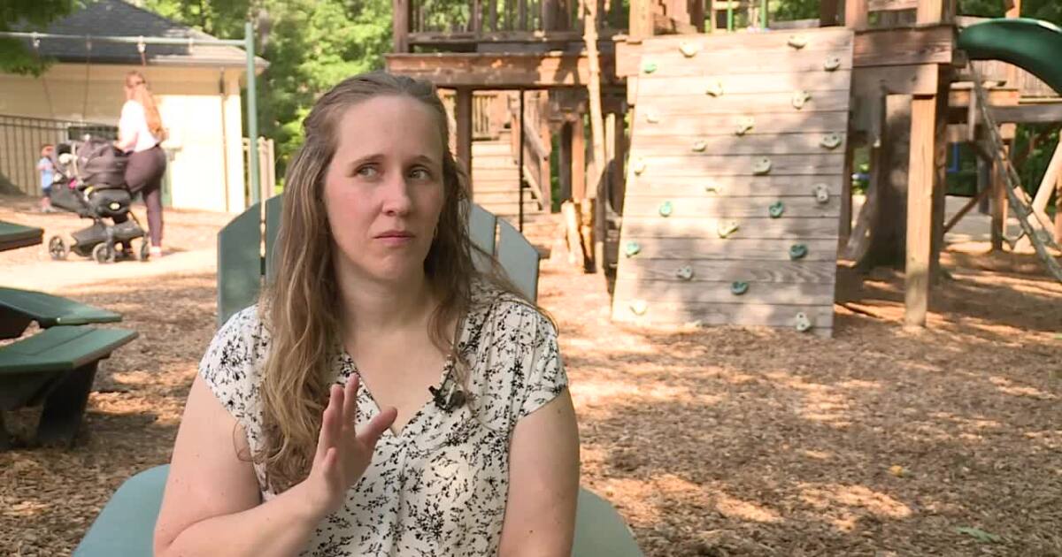 Doc tells parents to 'wait as long as you can' before buying phones for kids
