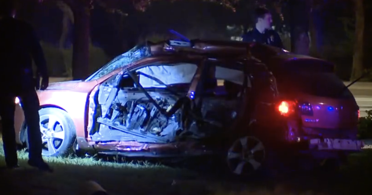Deadly crash shuts down Phoenix intersection at 31st and Southern avenues